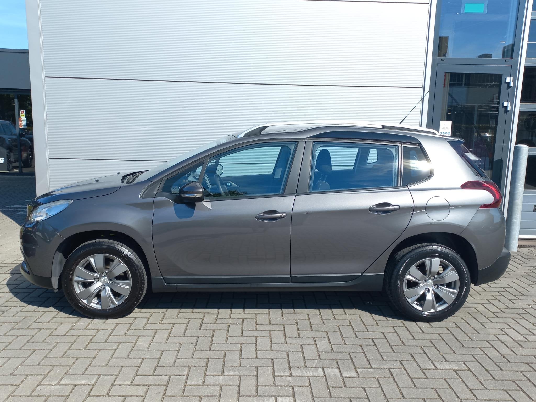 Peugeot 2008 1.2T 110pk Blue Lion | Airconditioning | Naviga, Auto's, Voorwielaandrijving, Stof, Euro 6, Origineel Nederlands