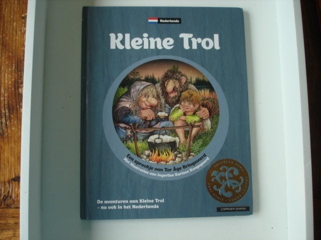 kleuter,03(3820) kleine trol. Een sprookje van tor age, Ophalen of Verzenden, Zo goed als nieuw, Fictie algemeen