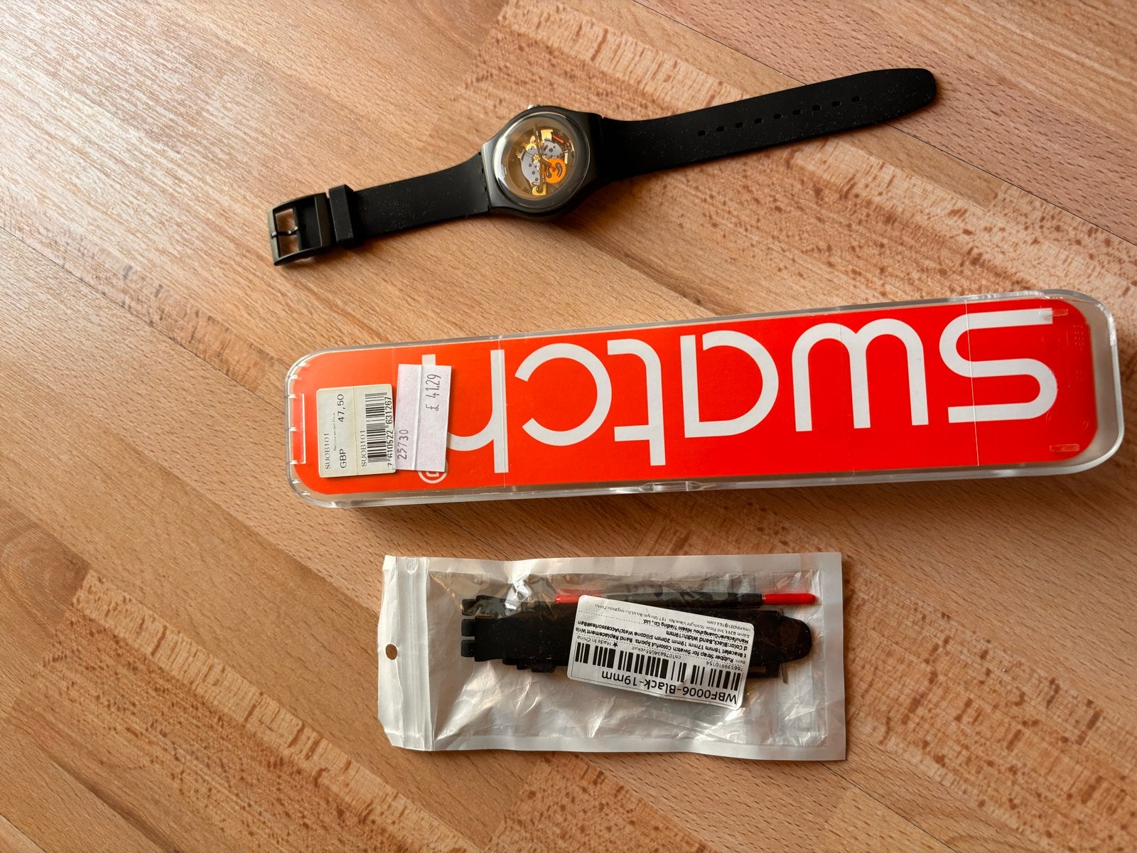Swatch Black Lacquered horloge - Zo goed als nieuw, Sieraden, Tassen en Uiterlijk, Horloges | Heren, Kunststof, Polshorloge, Swatch