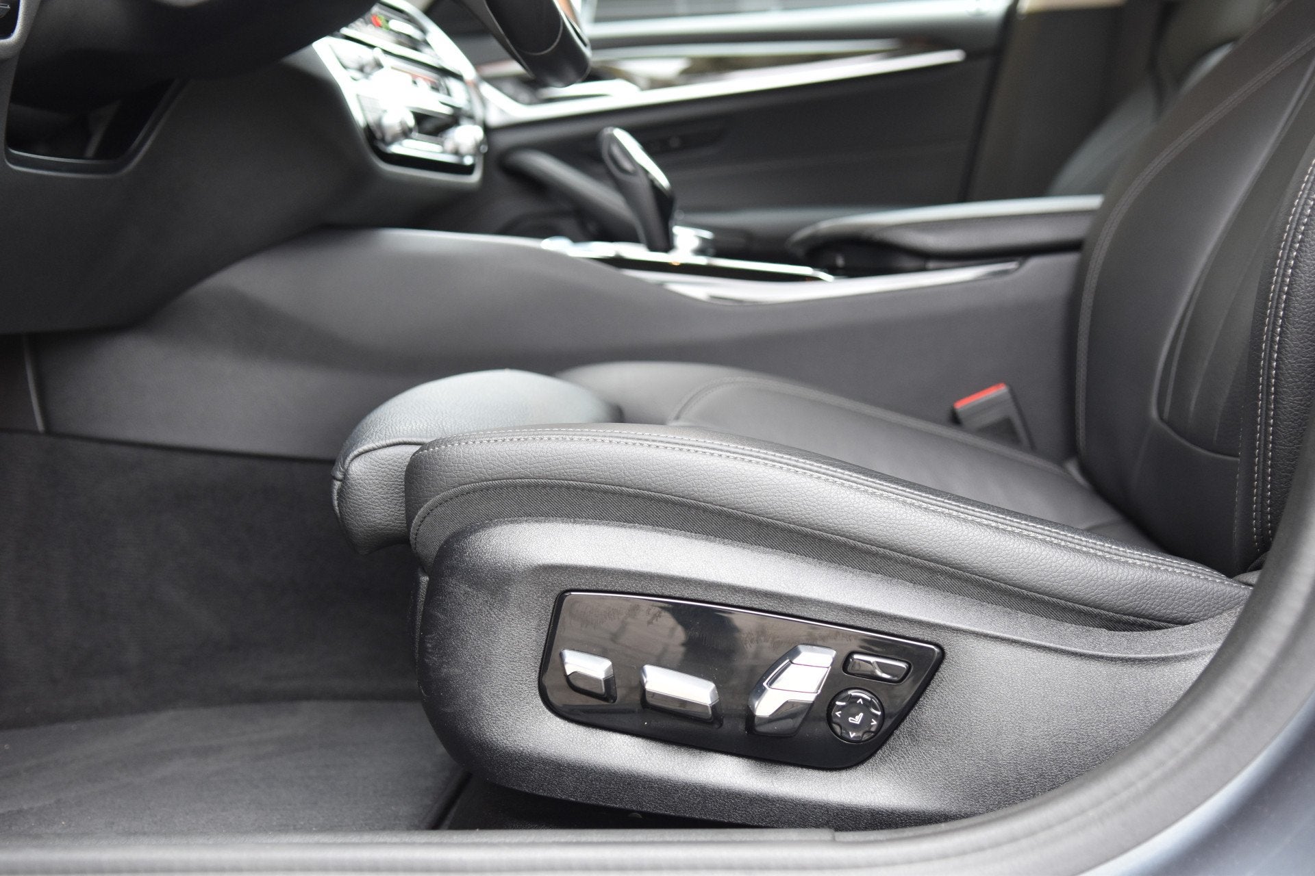 Foto 14 van BMW 5 Serie Touring 520i High Executive Edition * Comfortsto