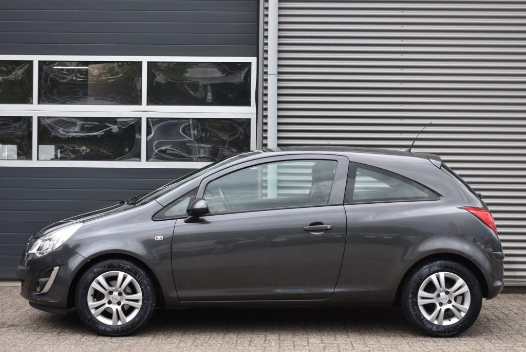 Opel CORSA 1.2 ECOF. AN.ED. LPG / 100% ONDERHOUDEN / BLUETOO, Auto's, Voorwielaandrijving, Gebruikt, 4 cilinders, 1229 cc