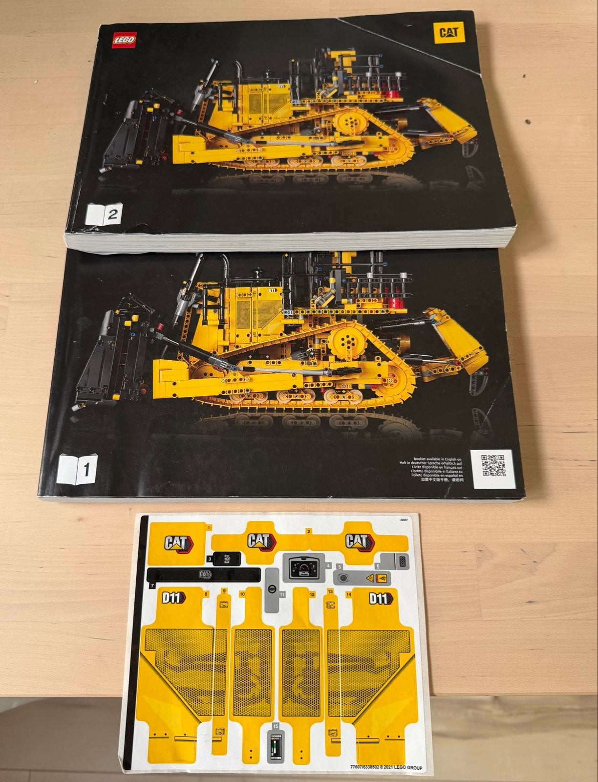 LEGO Technic Caterpillar D11 Bulldozer (42131)