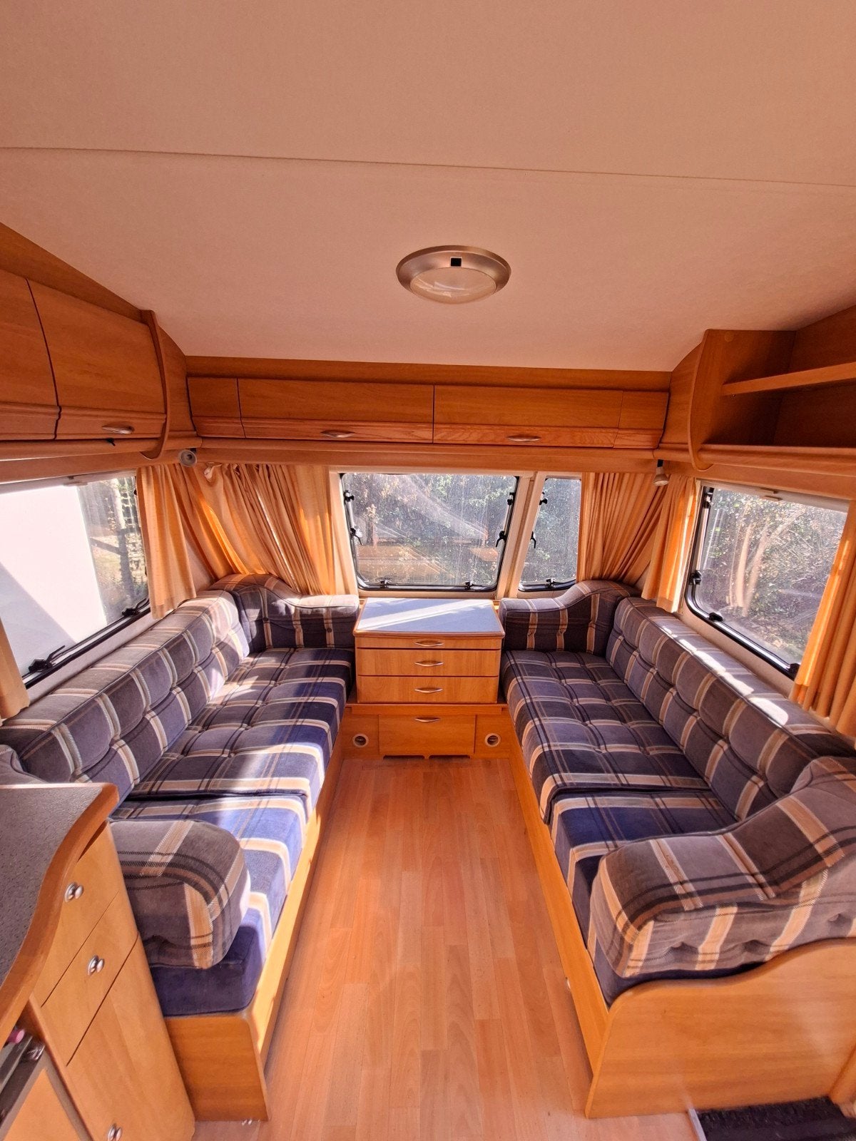 Swift Challenger- Incl Voortent & Luifel, Caravans en Kamperen, Caravans, Vast bed, Rondzit, Luifel, 750 - 1000 kg