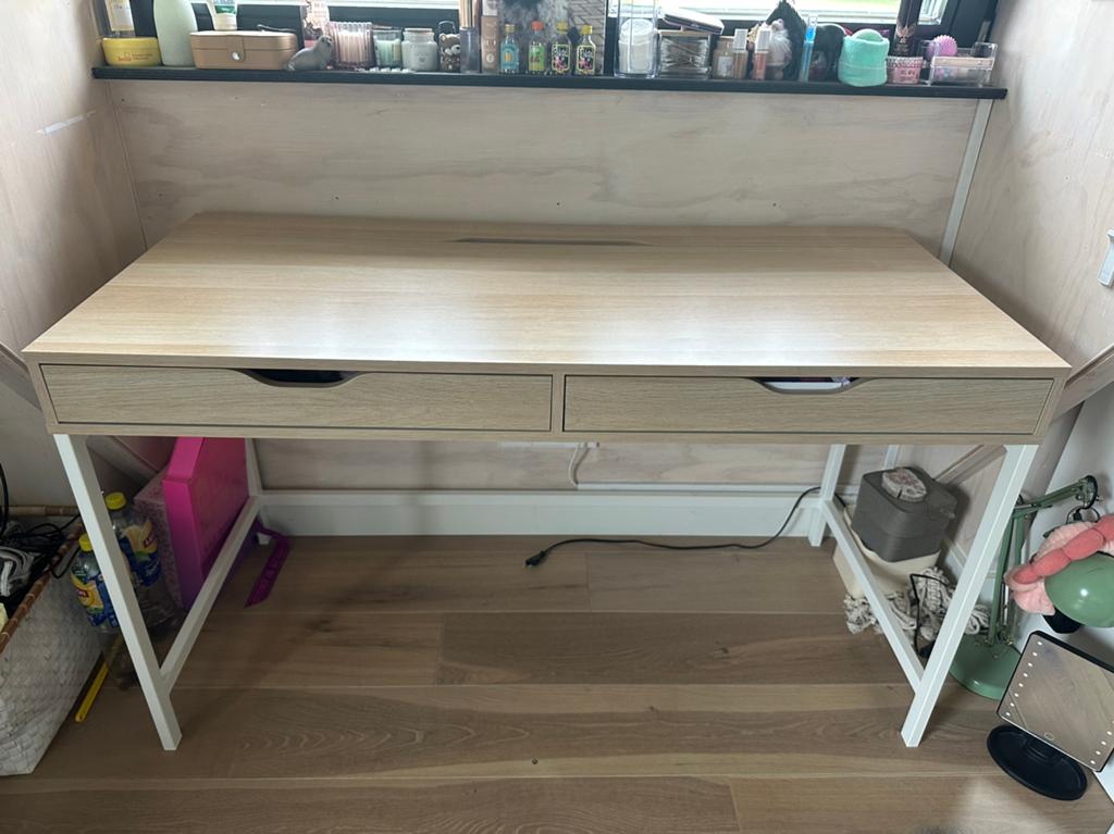 Alex Bureau Ikea met 2 lades in nette staat, Huis en Inrichting, Bureaus, Ophalen, Kabelgoot, Schoolbureau, Zo goed als nieuw