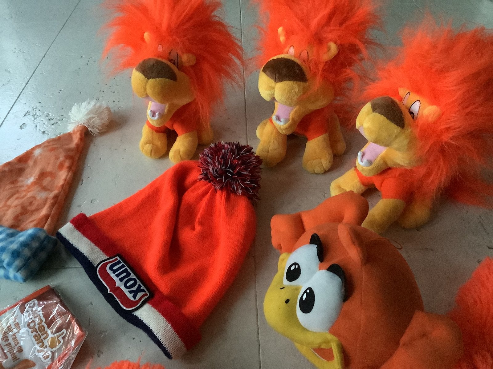 Oranje spullen EK WK koningsdag voetbal beesie sjaal etc, Ophalen of Verzenden, Oranje of Koningsdag