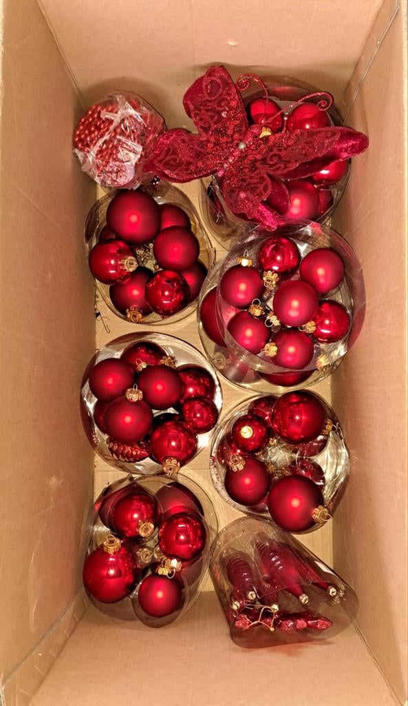 Rode kerstballen, Diversen, Kerst, Ophalen