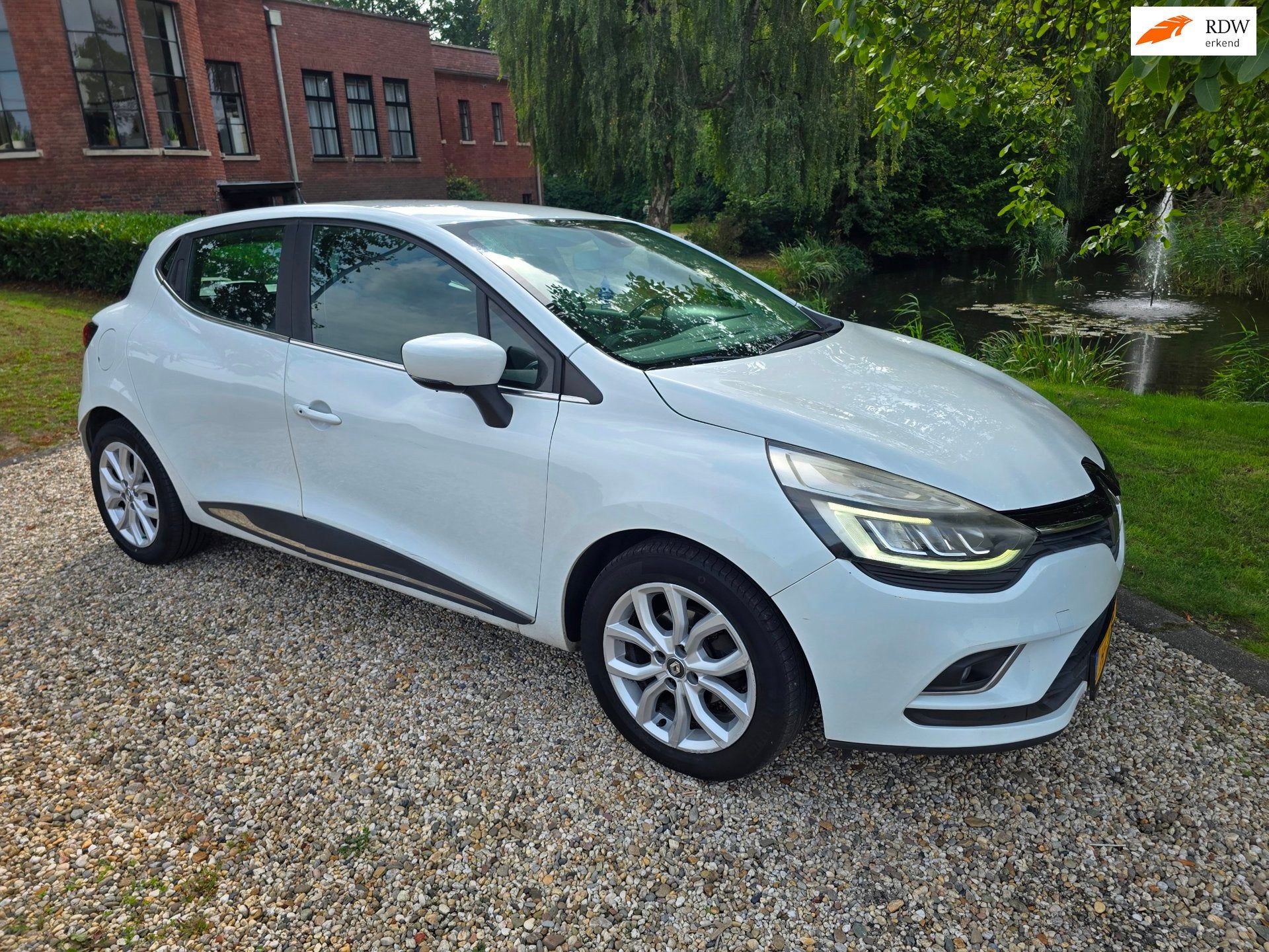 Renault Clio 1.2 TCe Intens airco 5-deurs, Voorwielaandrijving, Gebruikt, Automatische klimaatregeling, Wit