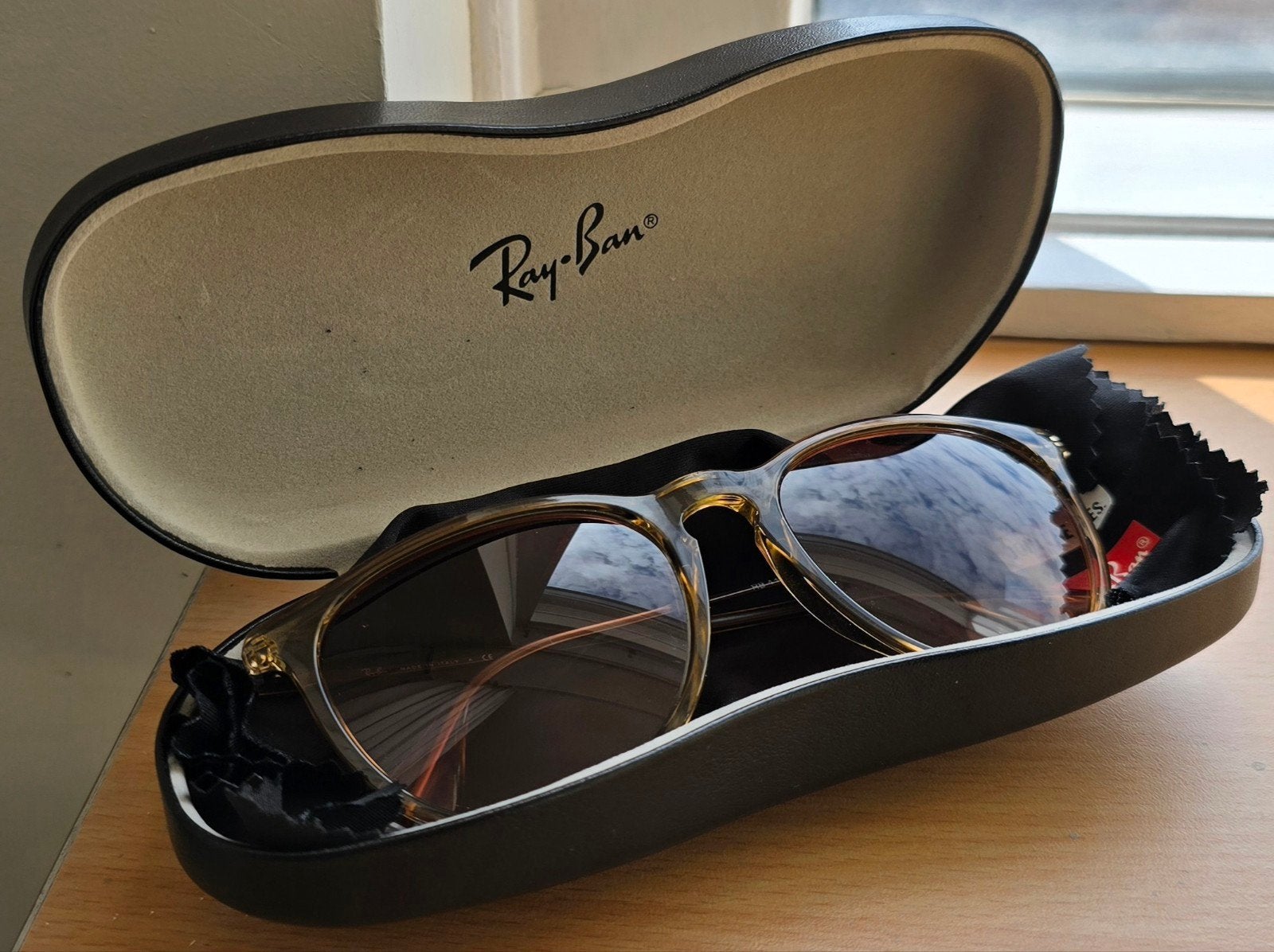 Ray-Ban Erika 4171 6514/13 Zonnebril - Zo goed als nieuw, Sieraden, Tassen en Uiterlijk, Zonnebril, Bruin, Ophalen of Verzenden