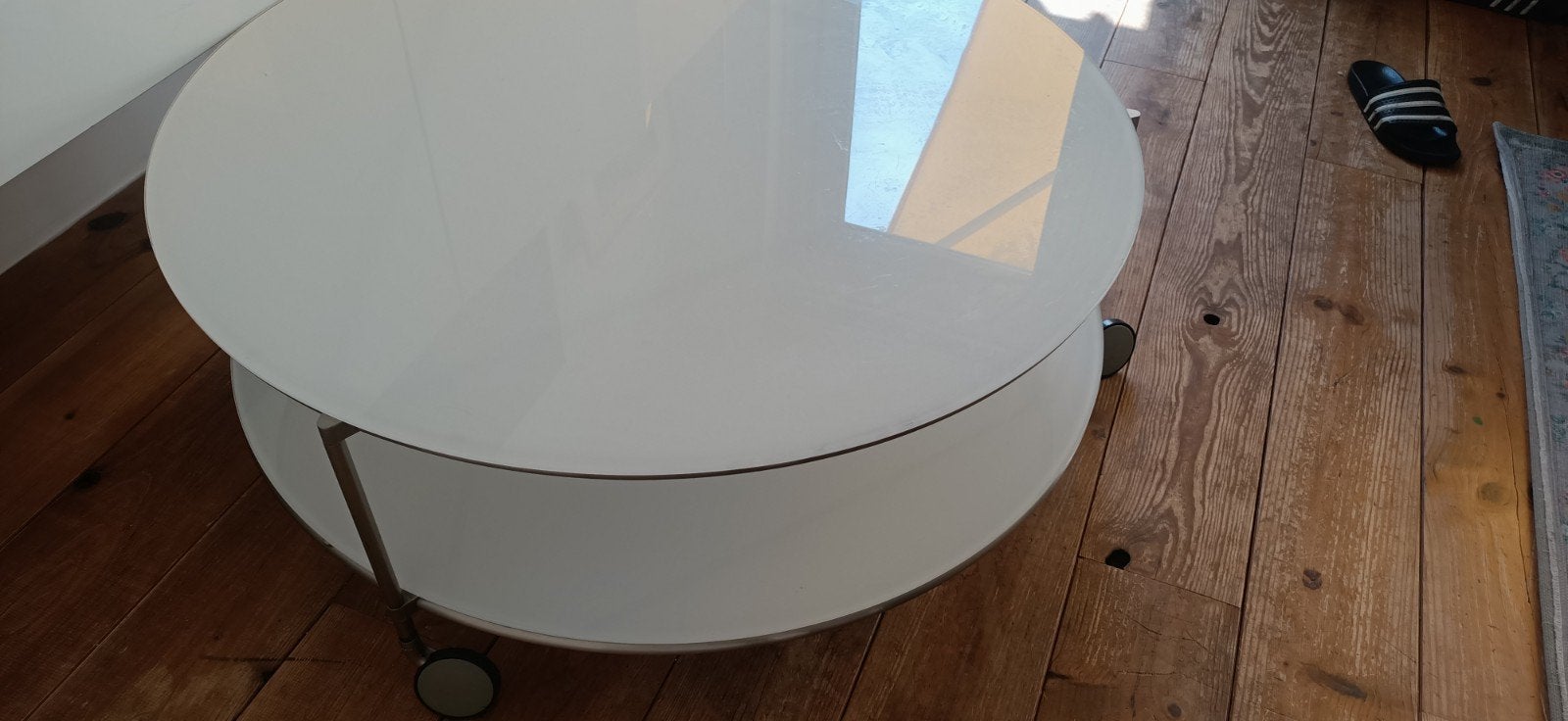 IKEA Strind Salontafel - Wit Glas & Chroom, op wieltjes, Ophalen of Verzenden