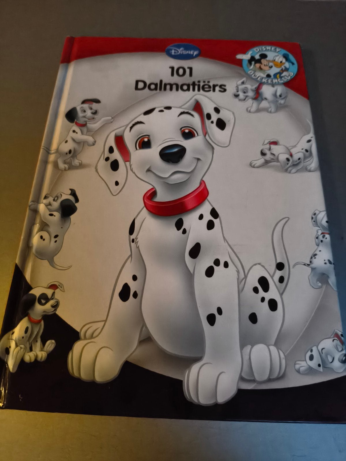 Disney 101 Dalmatiërs boek, Boeken, Ophalen of Verzenden, Zo goed als nieuw, Walt Disney Company, Sprookjes