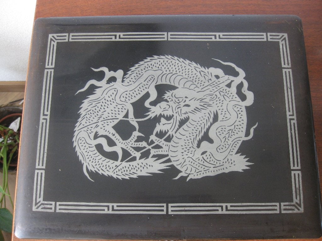 Zwarte Japanse lakdoos gevuld met schaaltjes en doosjes., Antiek en Kunst, Ophalen of Verzenden
