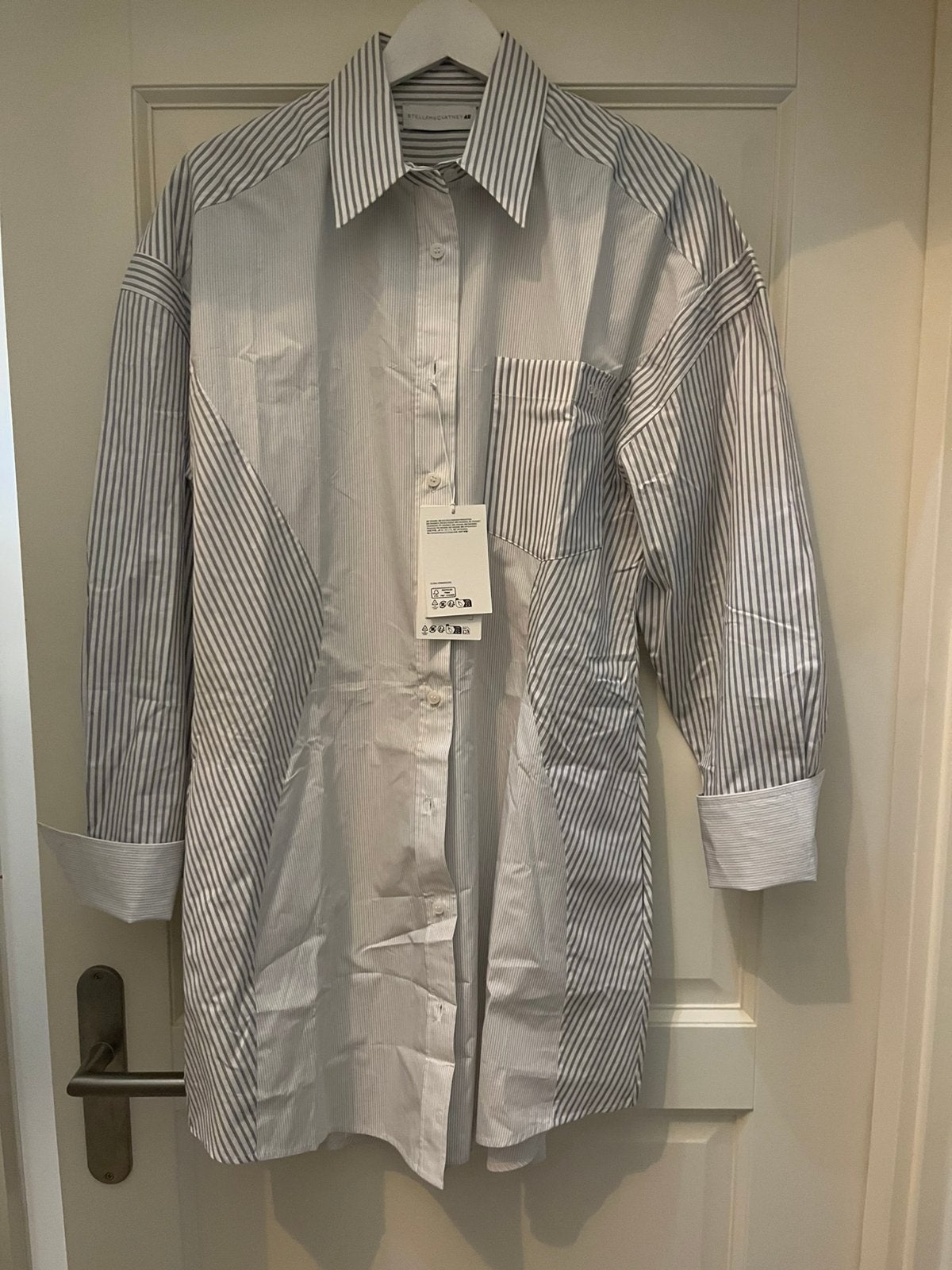 H&M x Stella McCartney popelin overhemdjurk maat S nieuw, Ophalen of Verzenden, Nieuw, Blauw, Boven de knie