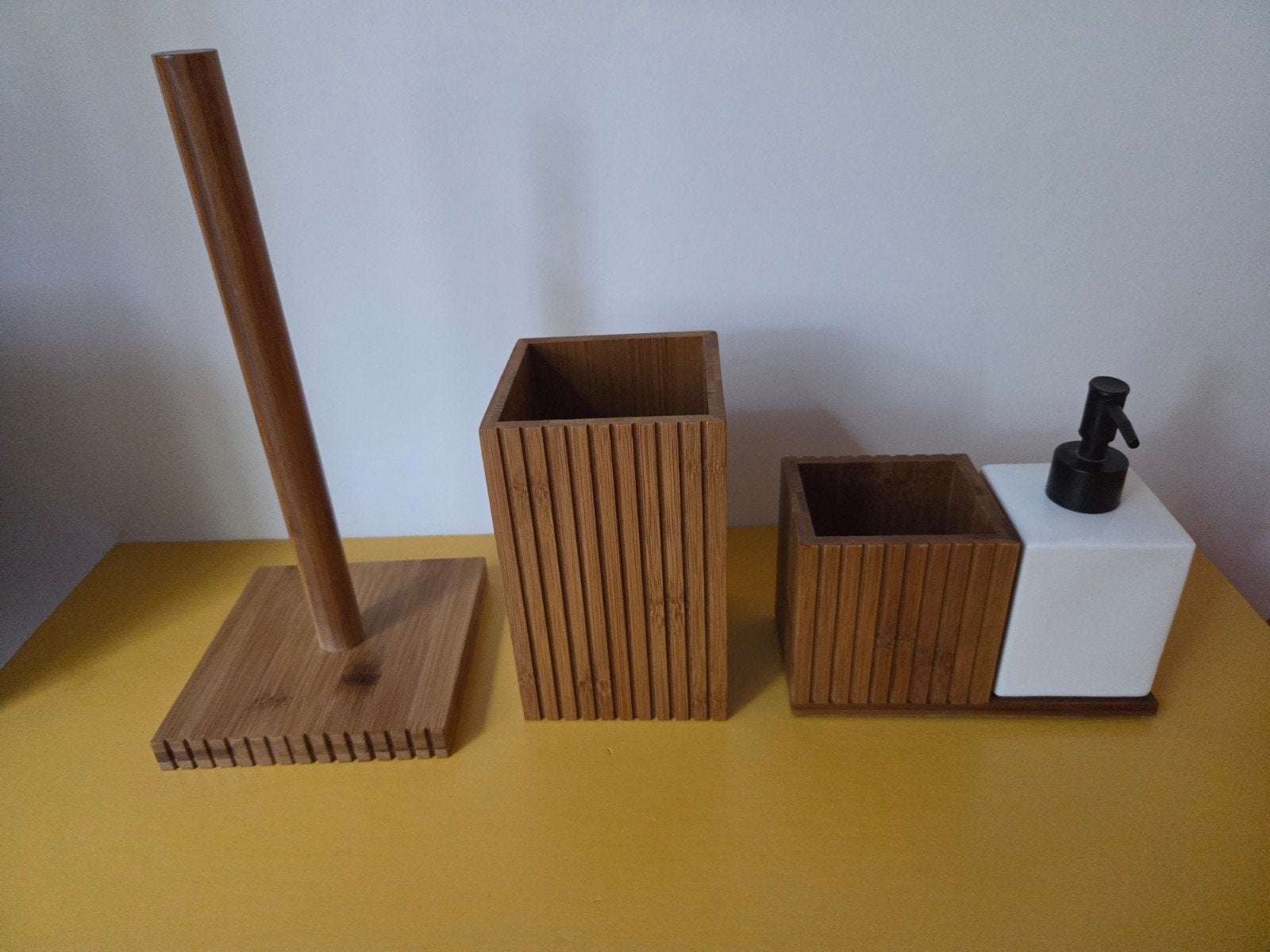 Wenko houder voor keukenrol, keukengerei en zeepdispenser, Ophalen of Verzenden, Nieuw, Hout, Bruin