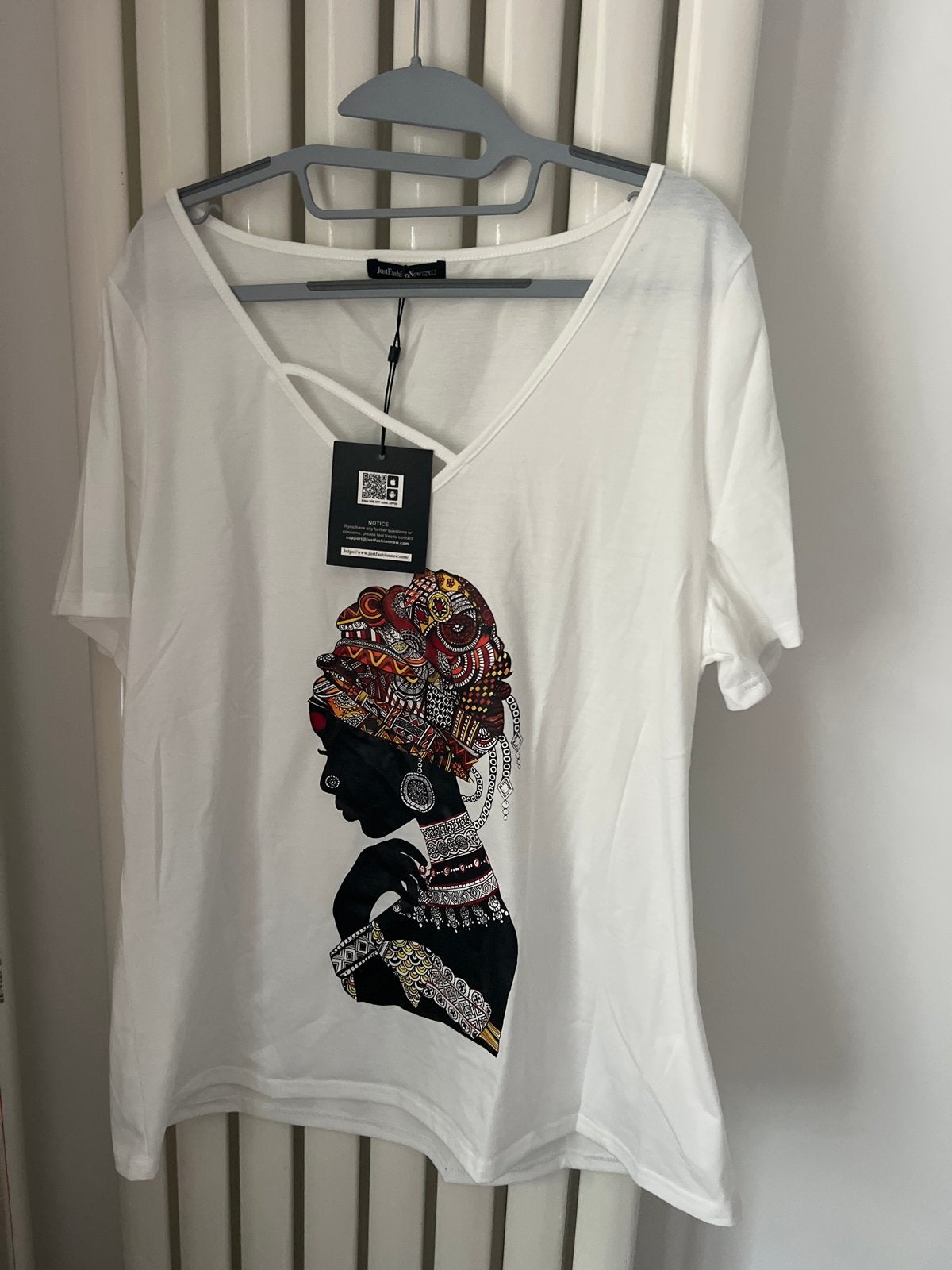 Nieuw JustFashionNow T-shirt met Afrikaanse print, Wit, Maat 46/48 (XL) of groter, Nieuw, Ophalen of Verzenden