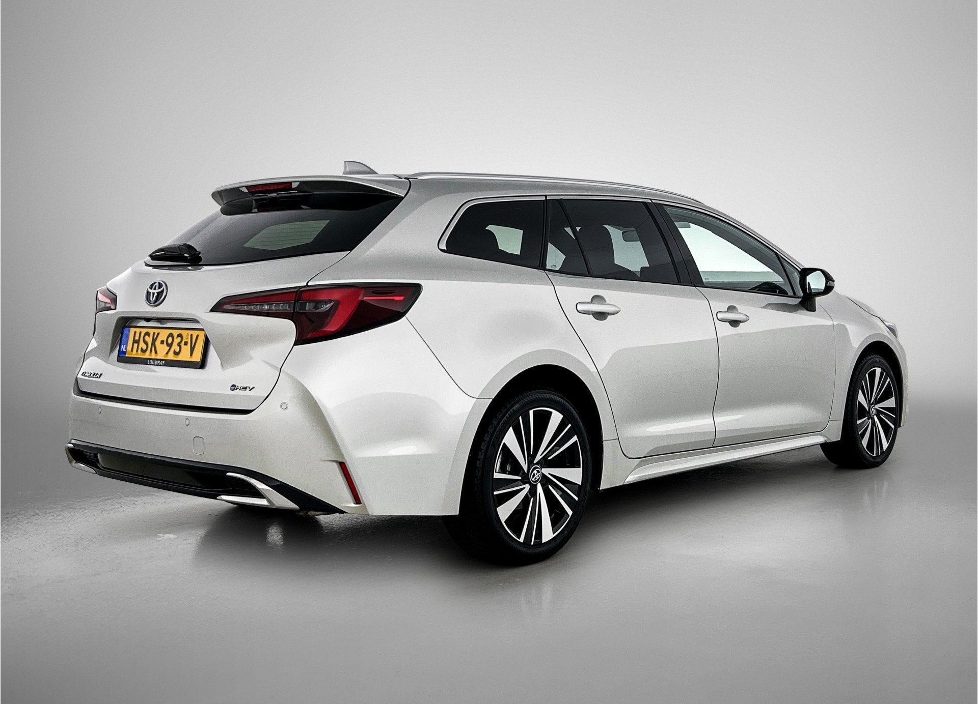Toyota Corolla Touring Sports Hybrid 140 Dynamic (bj 2025), Auto's, 450 kg, Gebruikt, 4 cilinders, Origineel Nederlands