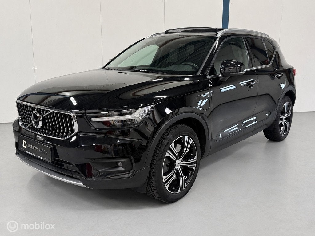 Volvo XC40 1.5 T5 Twin Engine Inscription PANO/ACC/LEER/360, Gebruikt, Euro 6, Automatische klimaatregeling, Zwart
