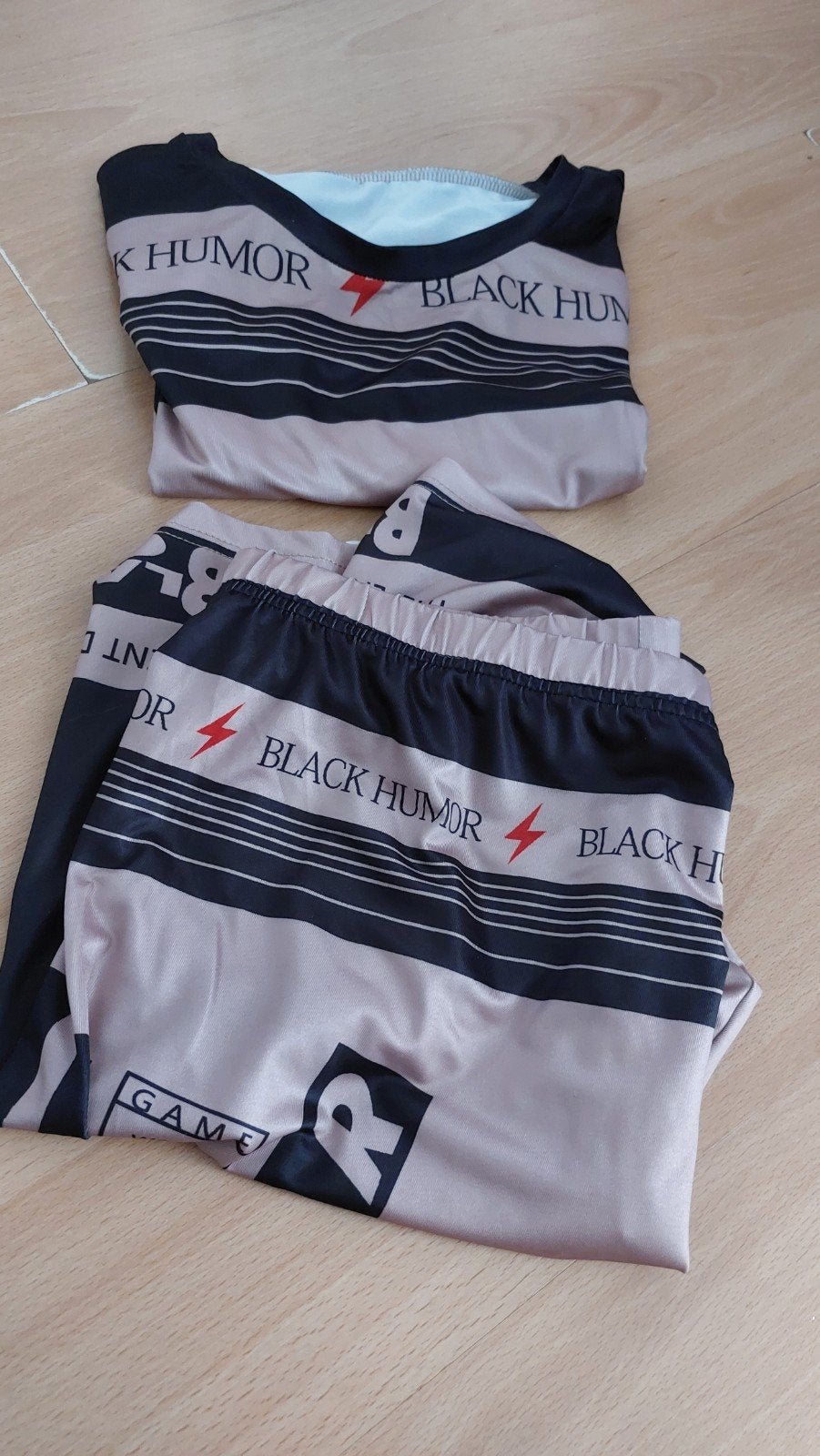 Te koop 2 Black humor  shirt en korte broekmt xL, Ophalen of Verzenden, Zo goed als nieuw, Maat 56/58 (XL)