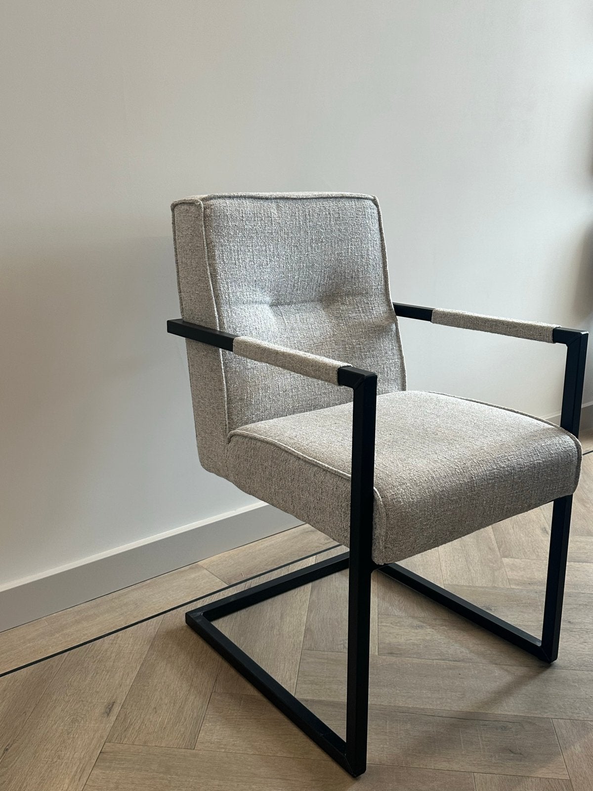 Nieuwe stoelen met metalen frame, Ophalen, Zo goed als nieuw, Vier, Metaal