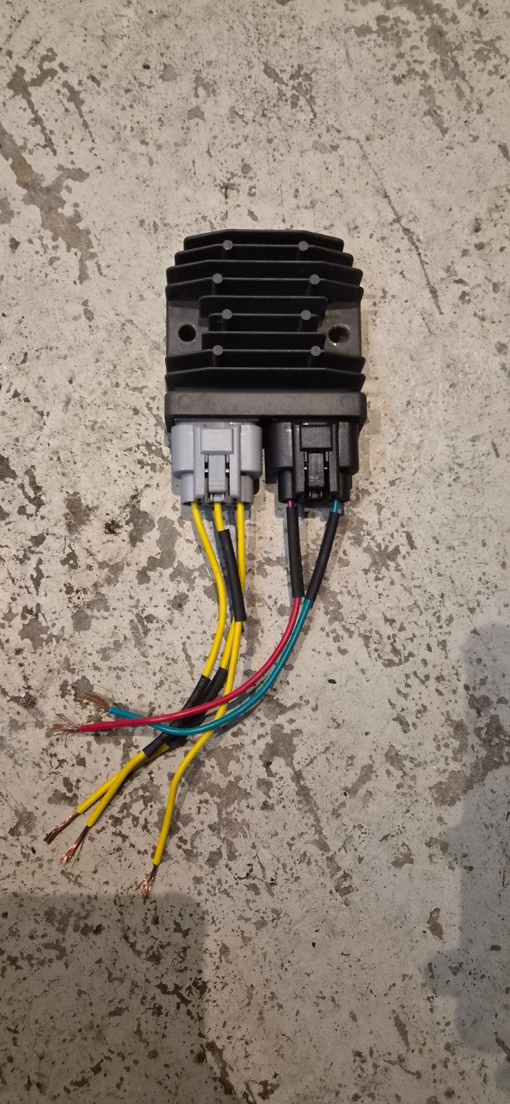Spanningsregelaar FHO20AA, Ophalen of Verzenden, Gebruikt