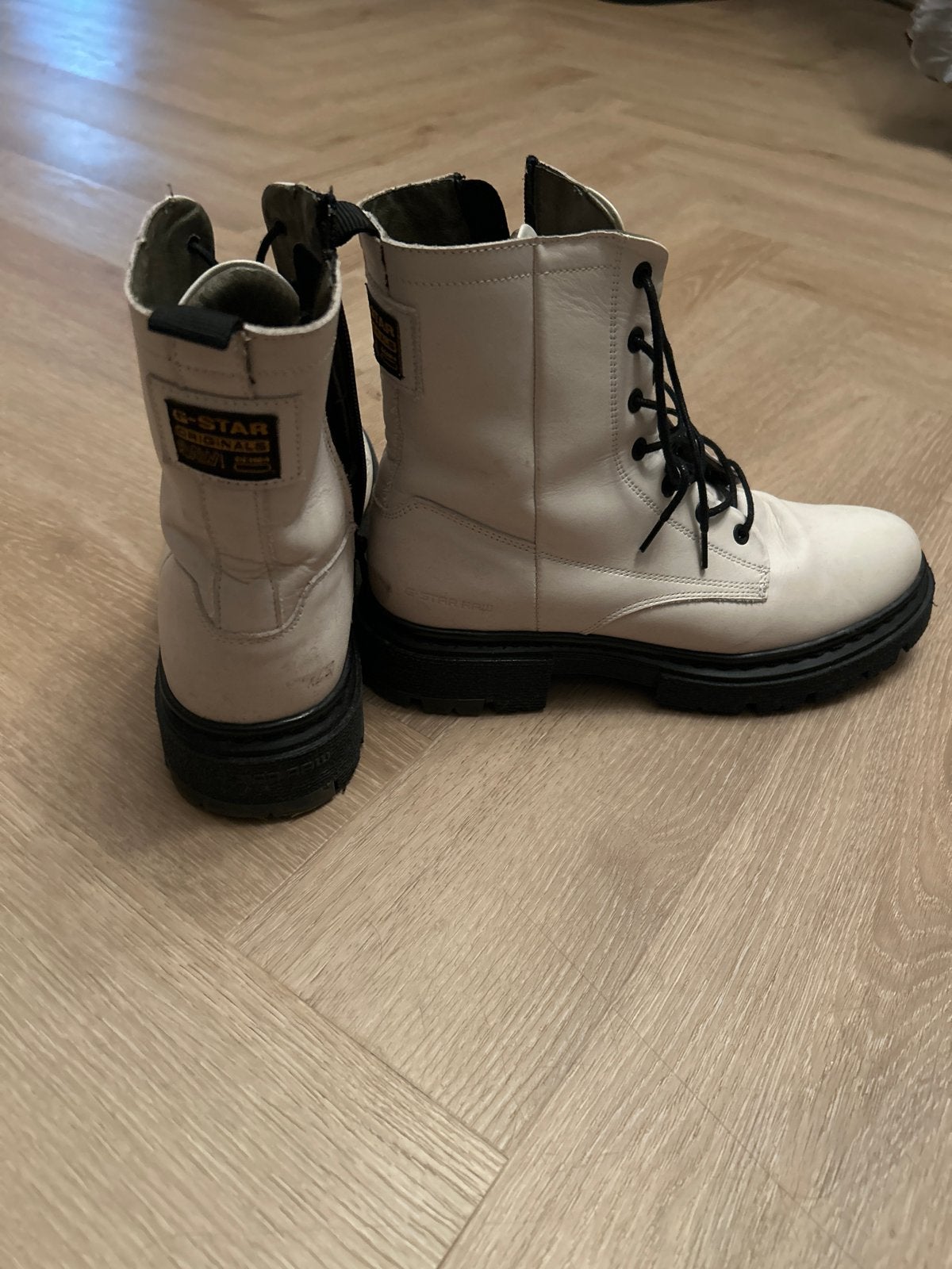G-Star RAW dames veterlaarzen - Wit maat 39, Ophalen of Verzenden, Gedragen, Wit, Lage of Enkellaarzen