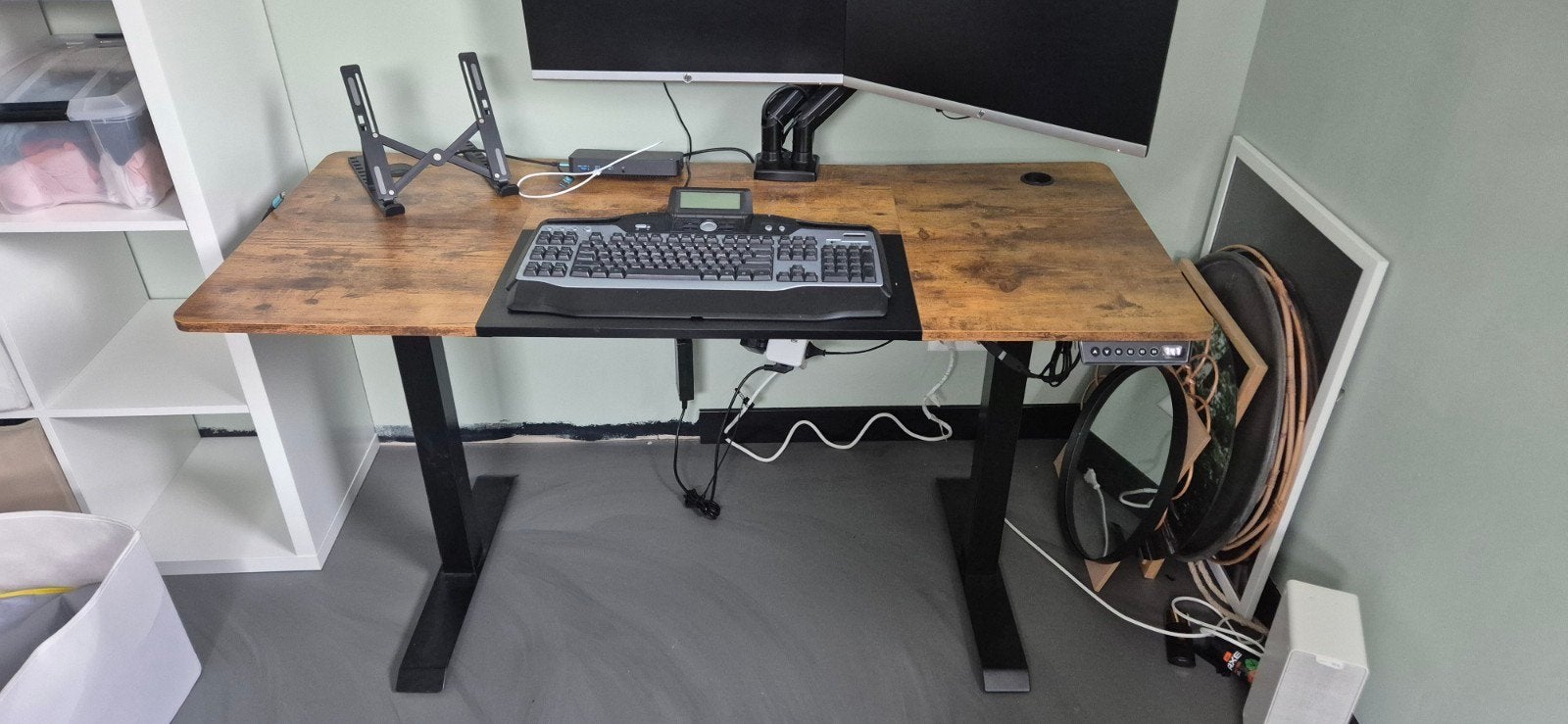 SONGMICS Zit-sta bureau met elektrisch verstelbaar frame, Ophalen, Zit-sta bureau, Zo goed als nieuw, Industrieel