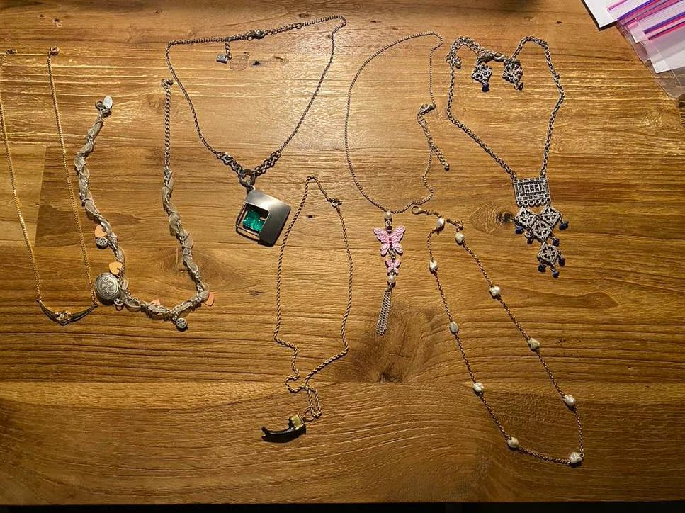 7 kettinkjes (1 met bijbehorende oorbelletjes), Ophalen of Verzenden, Zo goed als nieuw, Zilver, Overige materialen