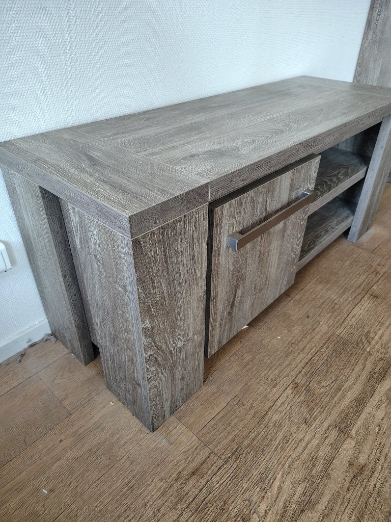 Foto 5 van Servieskast, televisie meubel en 2 salontafeltjes