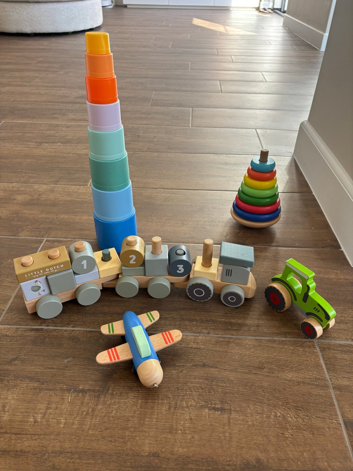 Houten speelgoed set: trein, toren, tractor, vliegtuig + lee, Ophalen, Gebruikt, Overige typen