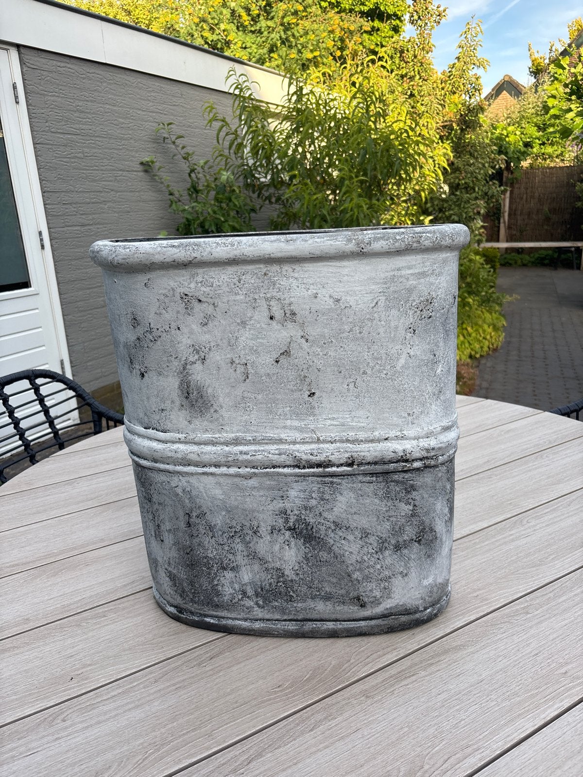 Grote grijze bloempot/plantenbak, ovaal, voor buiten, Ophalen, Gebruikt, Balkon, Beton