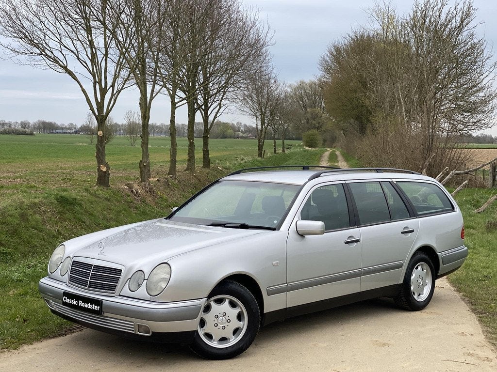 Mercedes-Benz E-klasse E230 T W210 ELEGANCE, TREKHAAK, LEDER, Auto's, Mercedes-Benz, Automaat, Achterwielaandrijving, Gebruikt