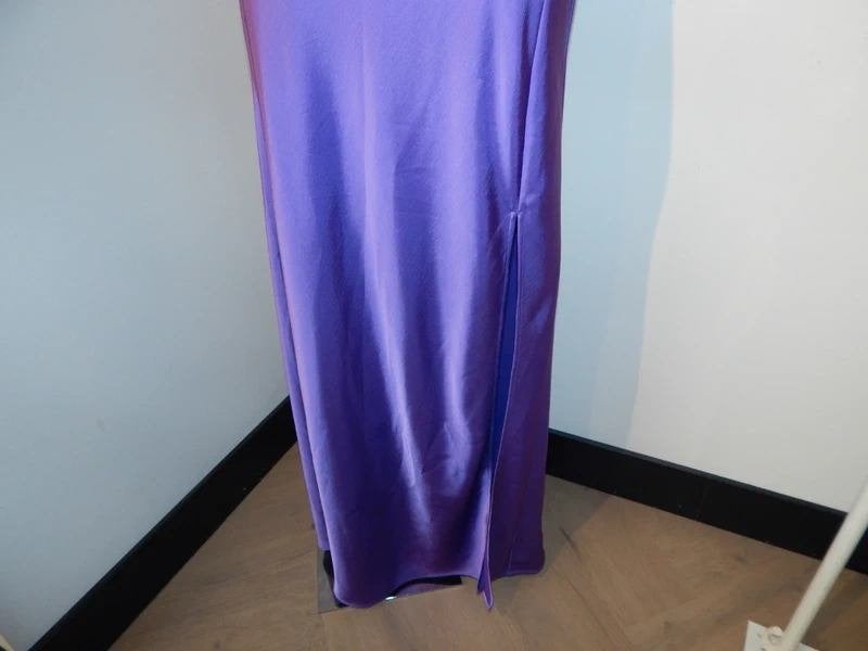 Dante 6 satijn achtige japon maxi diep paars van kleur 3/40, Kleding | Dames, Jurken, Verzenden, Paars, Zo goed als nieuw, Onder de knie