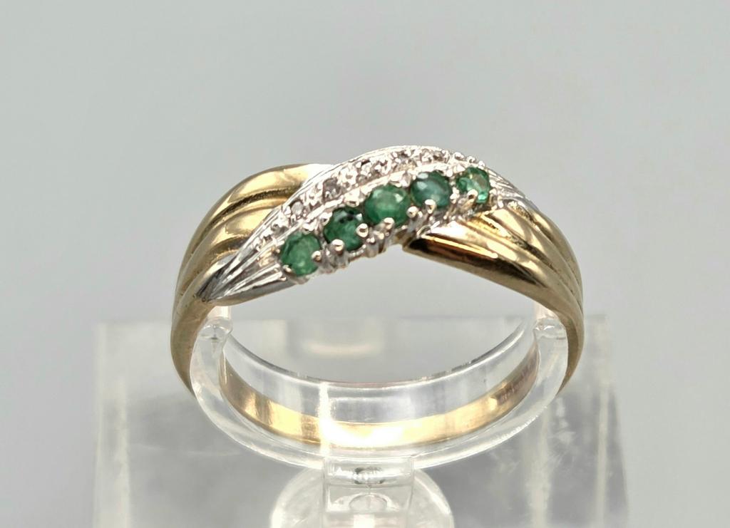 Gouden Vintage ring edelsteen smaragd en diamant. 2026/322.