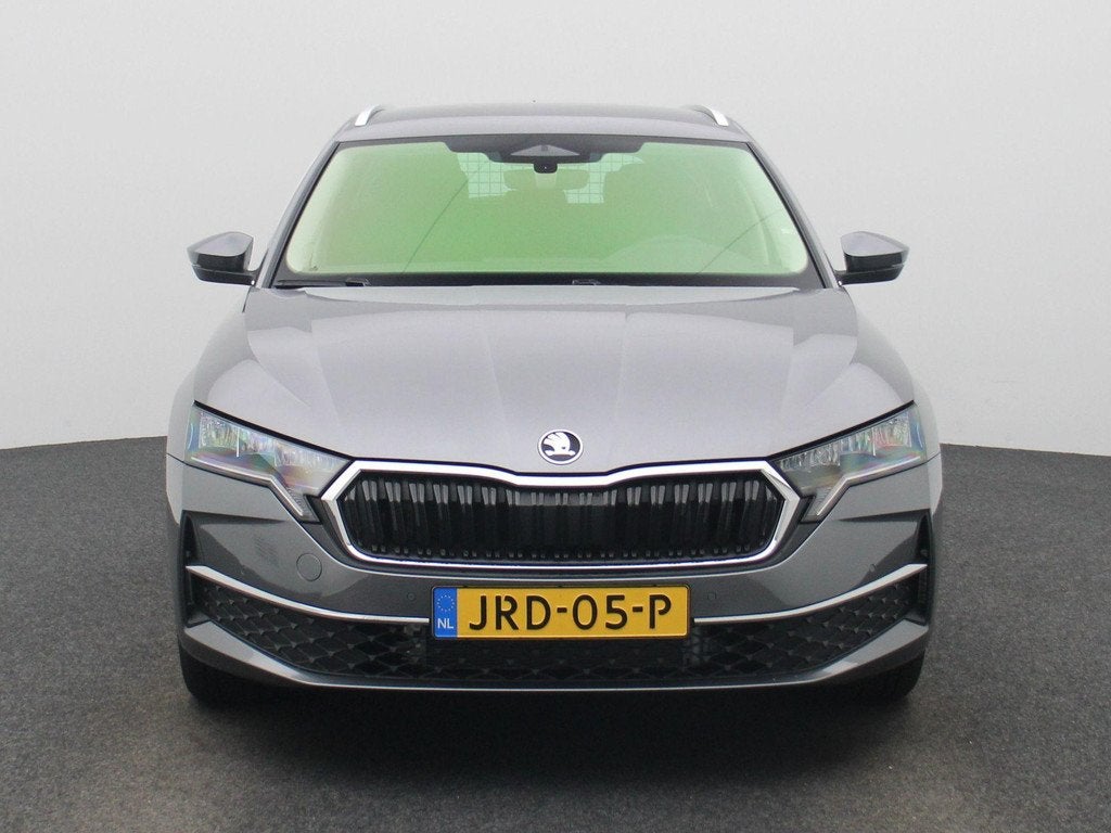Skoda Octavia Combi 1.5 TSI MHEV Business Edition Plus | Aut, Auto's, Skoda, 1304 kg, Stof, 1498 cc, Euro 6