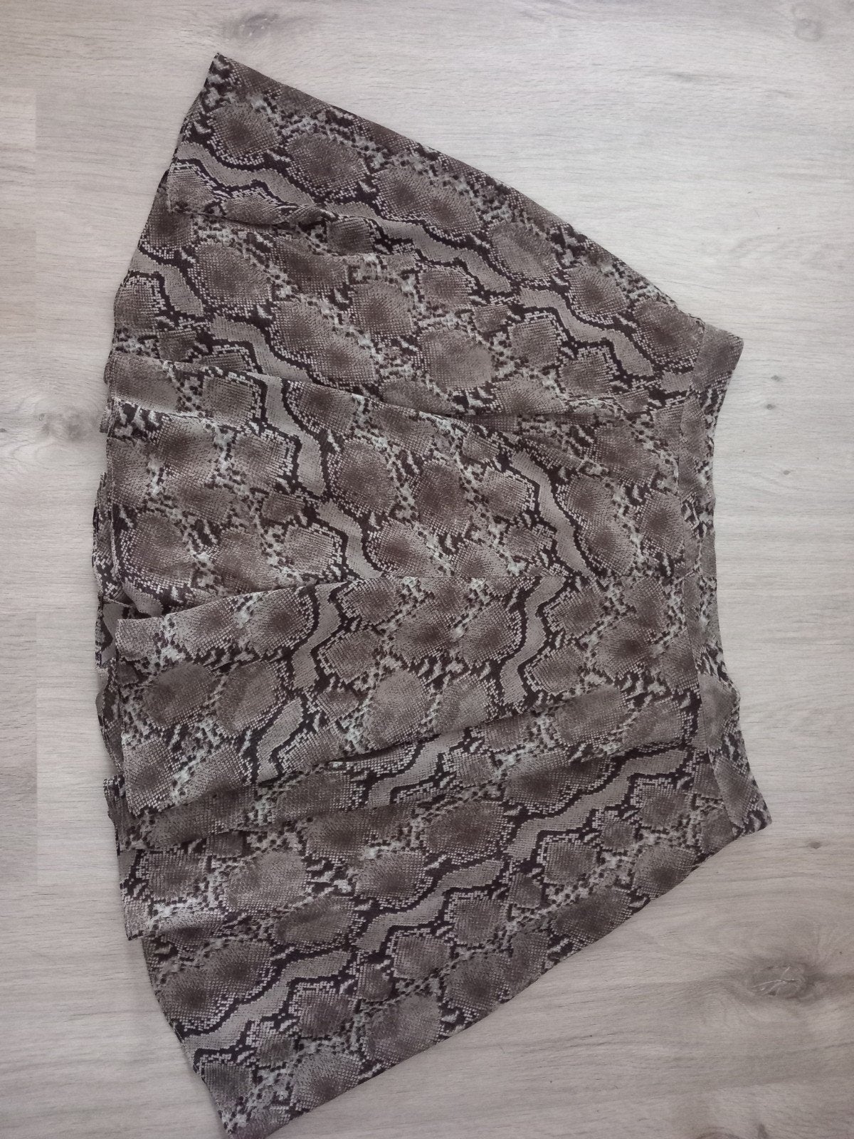 Bruine rok met slangenprint, Bruin, Maat 42/44 (L), Ophalen of Verzenden, Knielengte