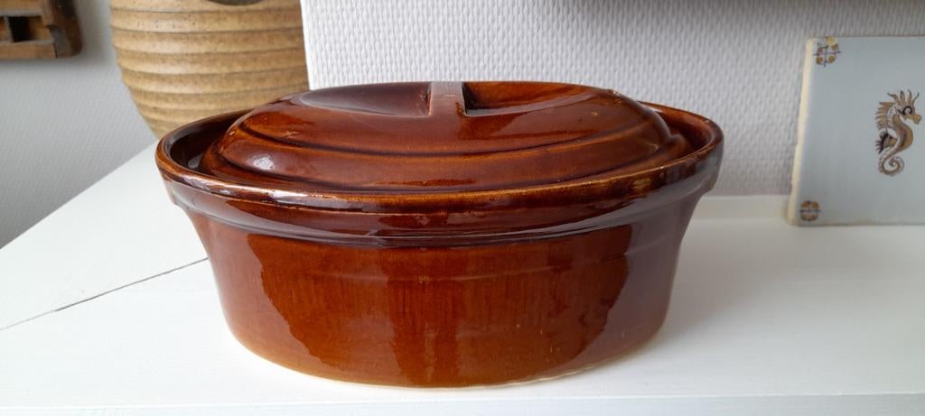 Vintage bruin geglazuurde ovenschaal # dekschaal, Ophalen of Verzenden, Overige stijlen, Schaal of Schalen