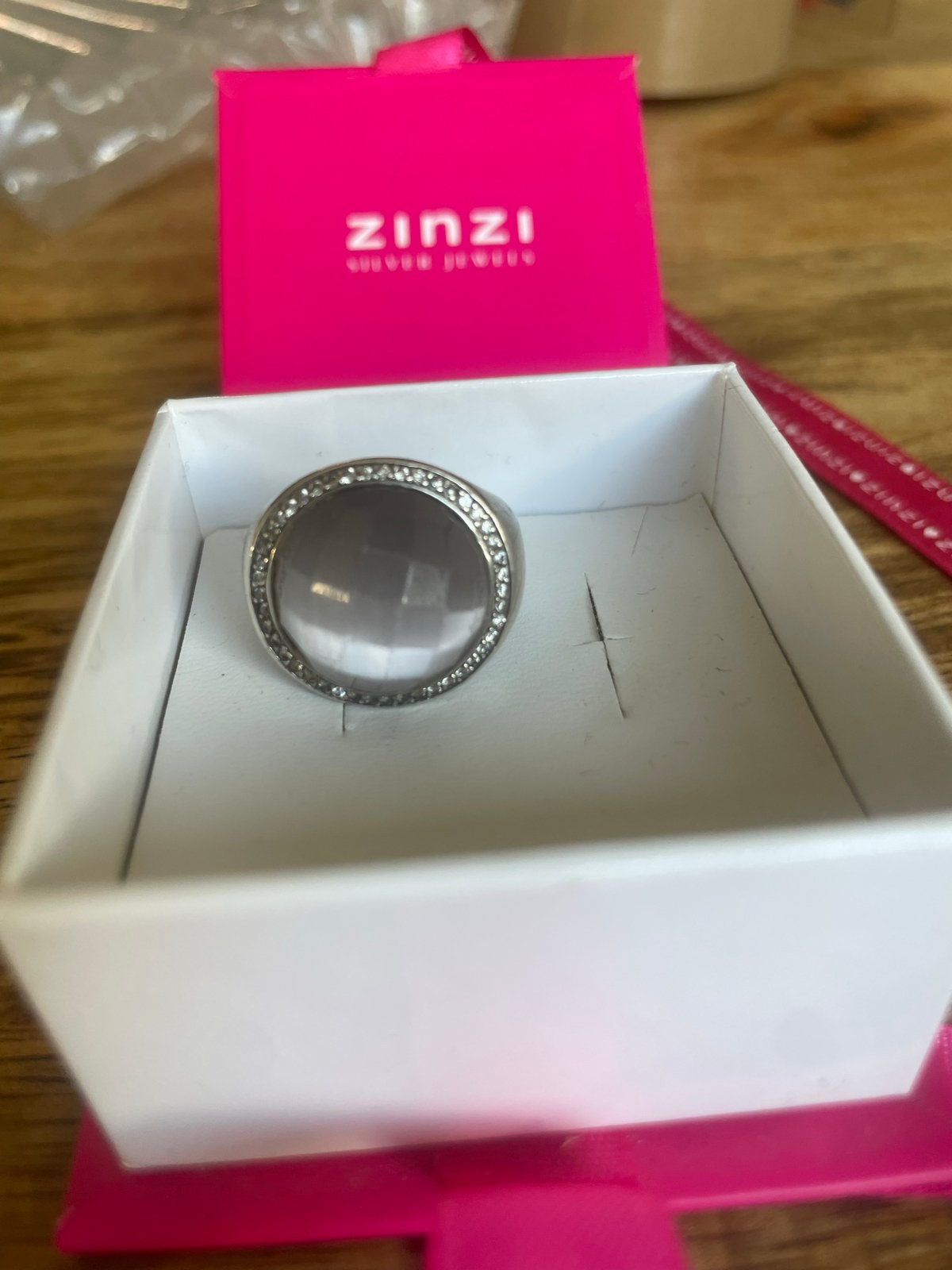 Zinzi ring met grote steen en zirkonia's, maat 18/5, Sieraden, Tassen en Uiterlijk, Ringen, 18 tot 19, Ophalen of Verzenden, Zo goed als nieuw