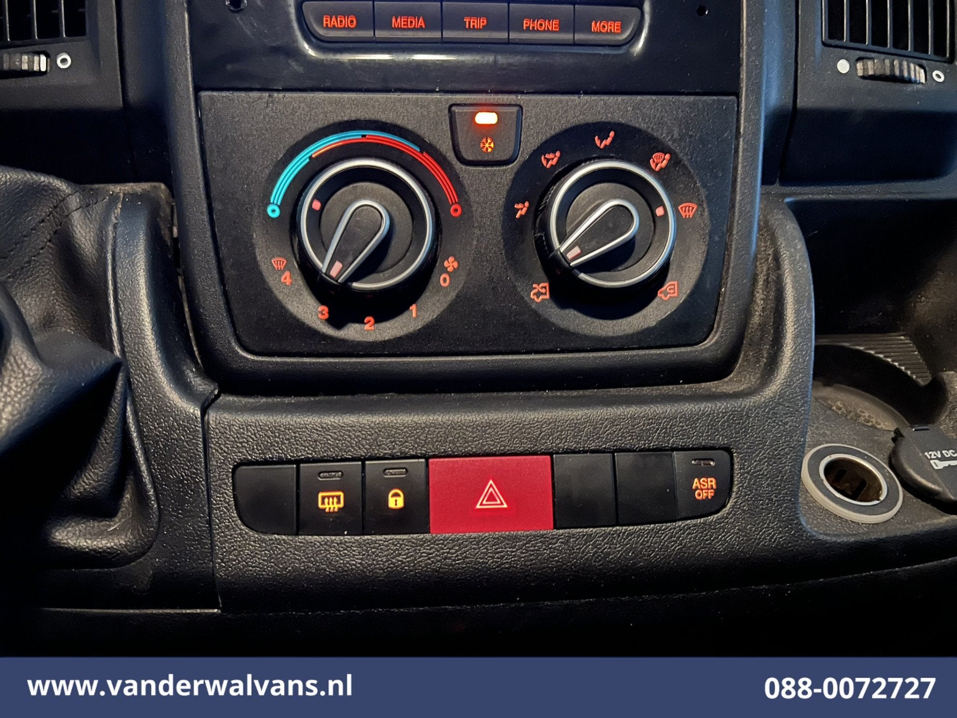 Citroën Jumper 2.2 BlueHDi 120pk L1H1 Euro6 Airco | 2500kg, Auto's, Voorwielaandrijving, Dealer onderhouden, Stof, Gebruikt