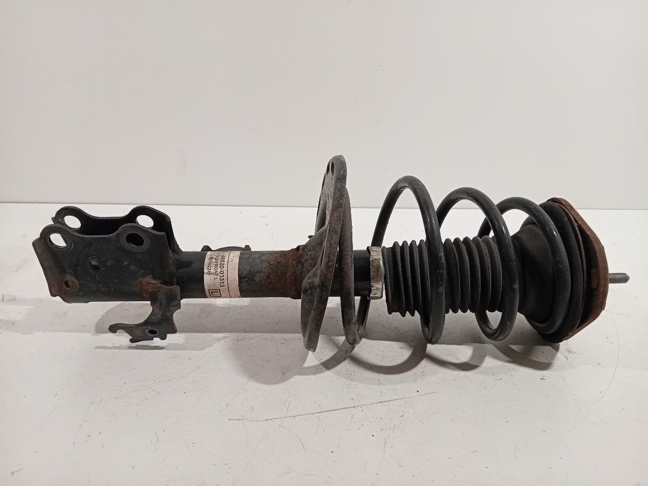 Veerpoot links voor Toyota Avensis, Auto-onderdelen, Onderdelen@venauto.nl, Van der Ven Autorecycling B.V., Gebruikt, Ettenseweg 76, 4706 PB Roosendaal, The Netherlands
