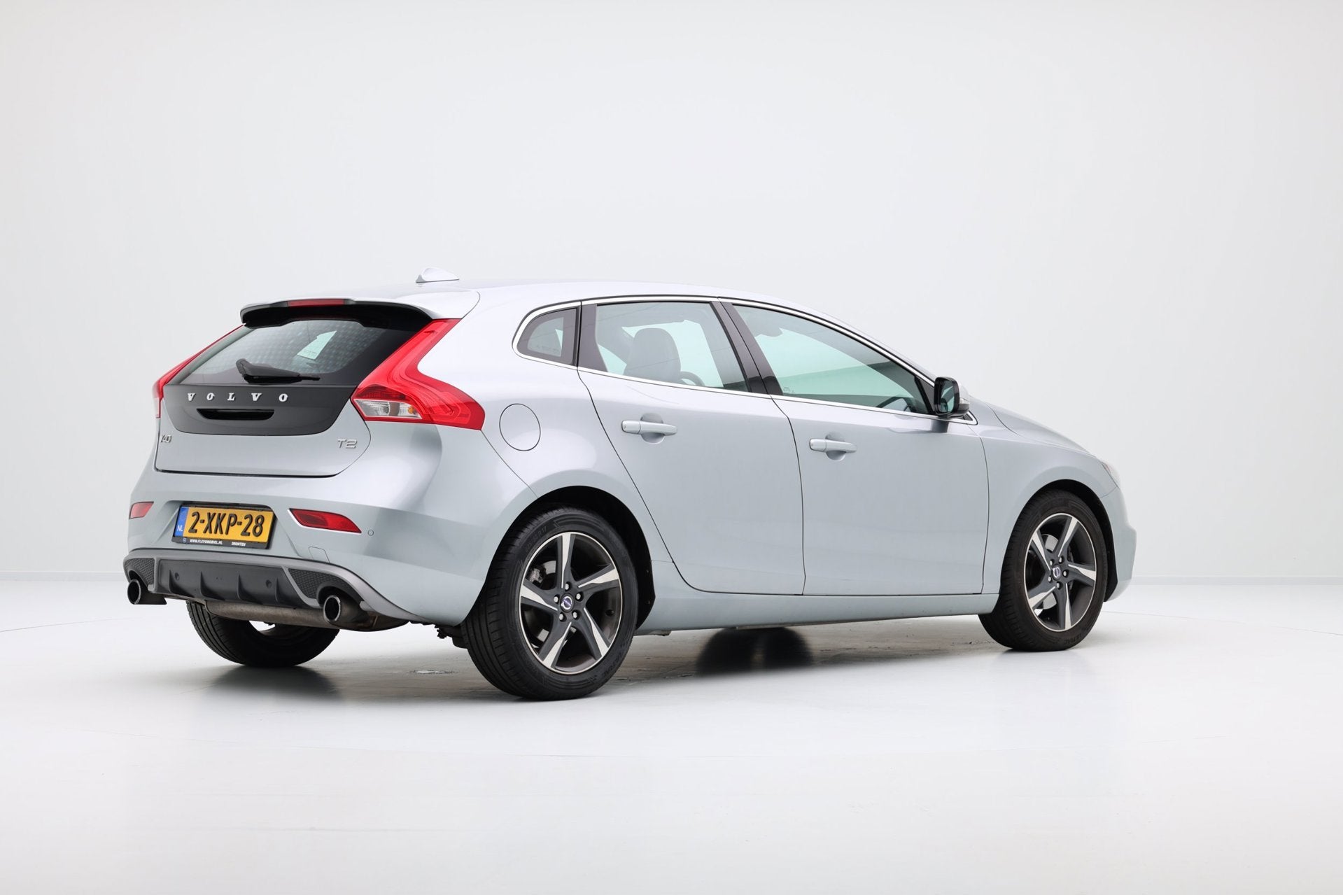 Volvo V40 1.6 T2 R-Design|Navi|PDC|Cruise|LMV, Voorwielaandrijving, Gebruikt, 4 cilinders, Verwarmde buitenspiegels