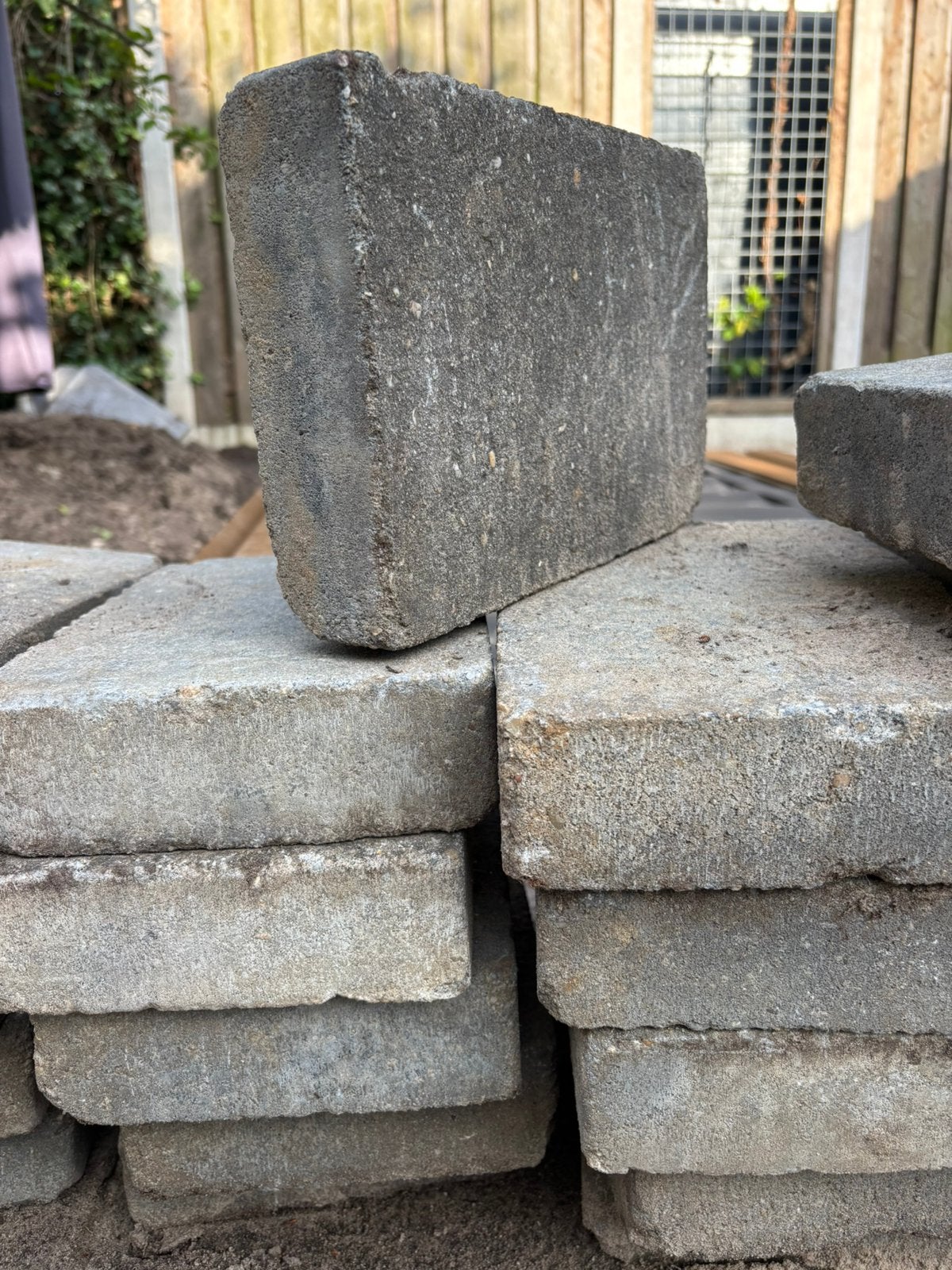 Gratis tegels 30x20x6 cm, Tuin en Terras, Tegels en Klinkers, Ophalen, Zo goed als nieuw, Beton, Terrastegels