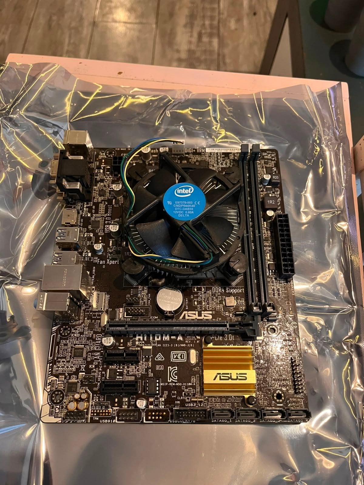 Asus H110M-A moederbord met Intel i3-6100 processor, Computers en Software, Processors, Gebruikt, 2-core, 3 tot 4 Ghz, Ophalen