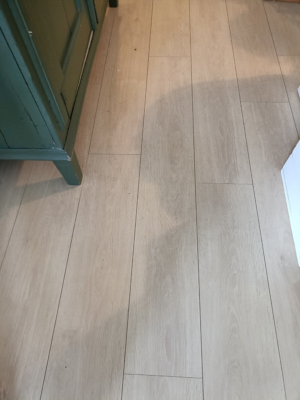 Gratis Laminaatvloer licht eiken whitewash, 50m2 gratis af t, Ophalen, Zo goed als nieuw, Overige materialen, 10 m² of meer