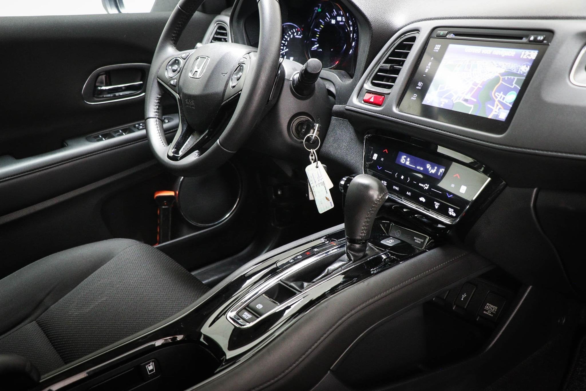 Honda HR-V 1.5 i-VTEC Elegance | DEALER ONDERHOUDEN | CLIMA, Auto's, Dealer onderhouden, Stof, Met garantie (alle), Wit
