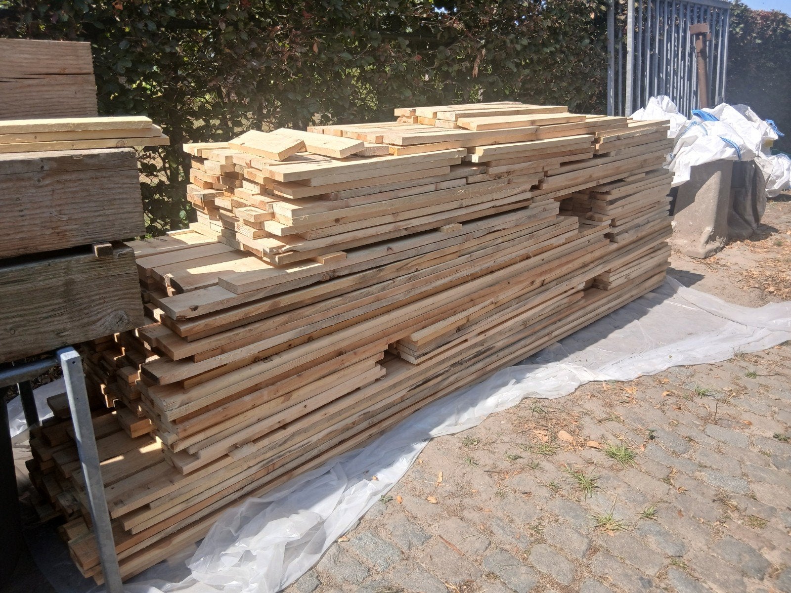 ruwe planken, totaal 700 meter, Doe-het-zelf en Verbouw, Hout en Planken, Ophalen, Minder dan 25 mm, Plank, 300 cm of meer