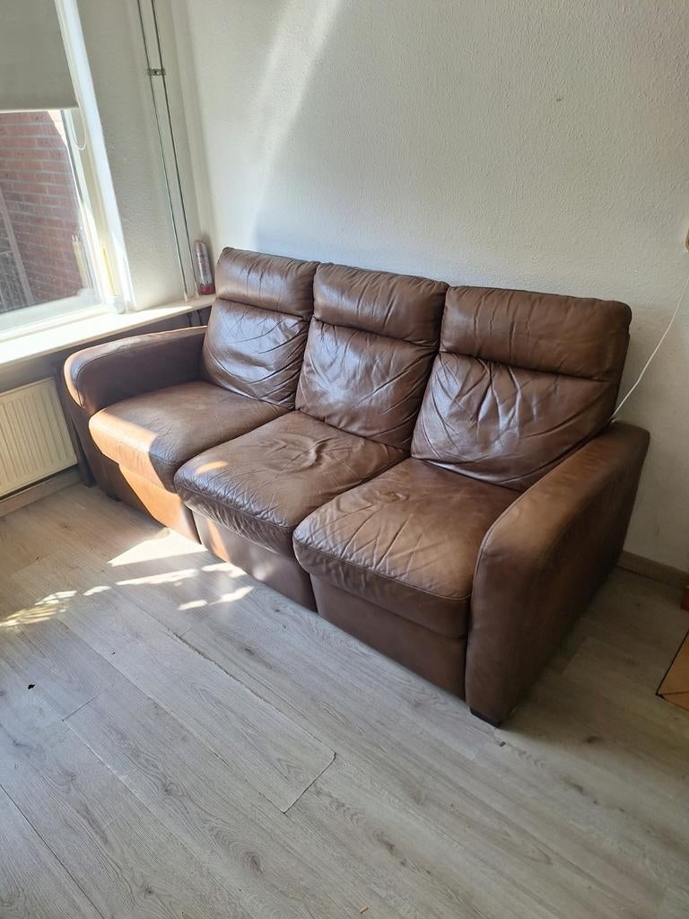 Comfortabele leren bank met relaxfunctie, Huis en Inrichting, Ophalen, Gebruikt, Driepersoons, Rechte bank