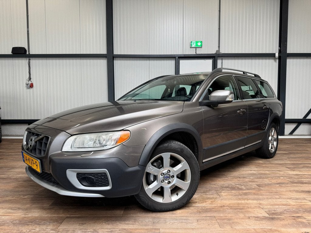 Volvo XC70 2.4 D5 Summum / AWD / Automaat / LEDER / CRUISE /, Zwart, 197 €/maand, XC70, Diesel