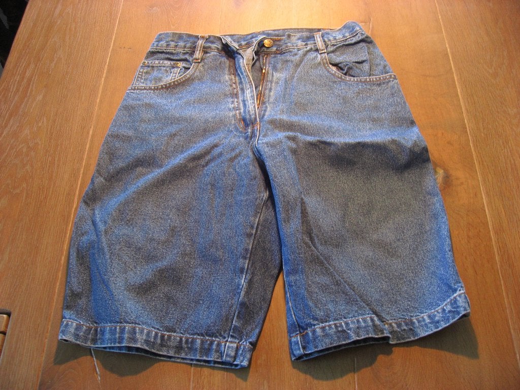 nieuwe dames (jeans) bermuda, Verzenden, Nieuw, Blauw, W30 - W32 (confectie 38/40)