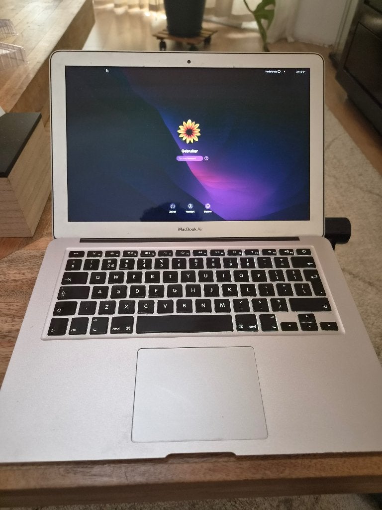 MacBook Air 13” 2017 i7 8GB 500GB –nieuwe accu– nette staat, 2 tot 3 Ghz, Qwerty, 8 GB, 13 inch
