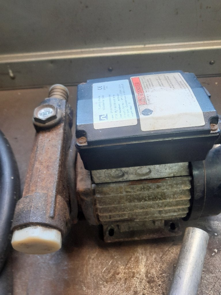 DIESELPOMP MET TOEBEHOREN, Ophalen, Gebruikt