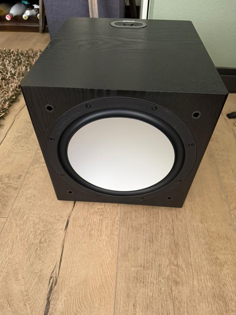 Te koop: in nieuwstaat monitor audio silver W12 black oak, Audio, Tv en Foto, Luidsprekers, Subwoofer, Zo goed als nieuw, 120 watt of meer